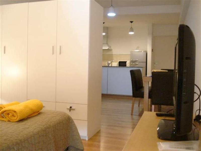 Foto de HERMOSO MONOAMBIENTE EQUIPADO Y AMOBLADO EN EDIFICIO CON PISCINA., imagen 2