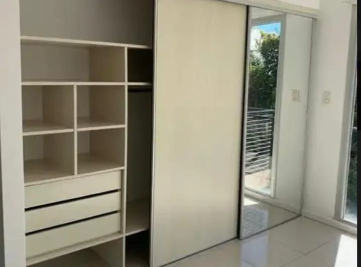 ATIPICO MONOAMBIENTE CON TERRAZA EN DÚPLEX CON DUCHA. TODO LUZ Y SOL!!! 2