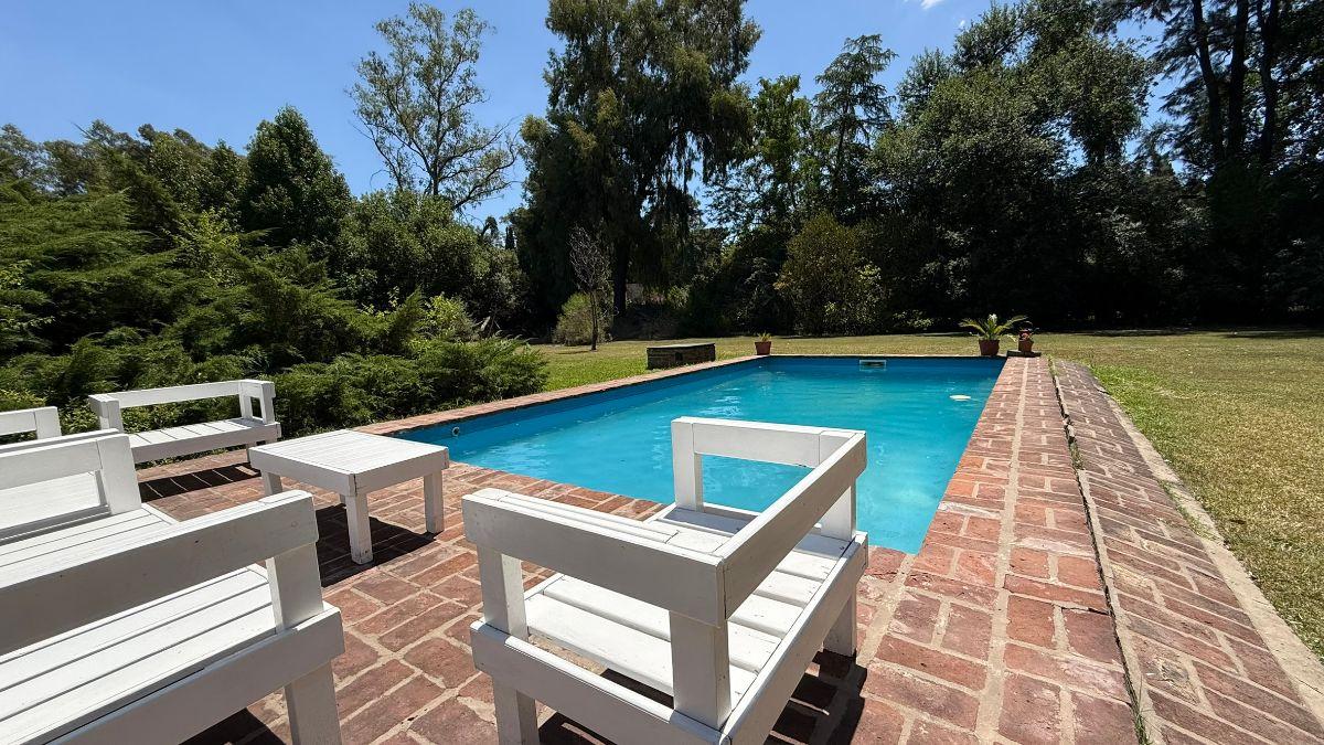 Casa en Pilar ideal descanso | Pileta, parque y cochera doble. ESTADIA MINIMA 7 DIAS