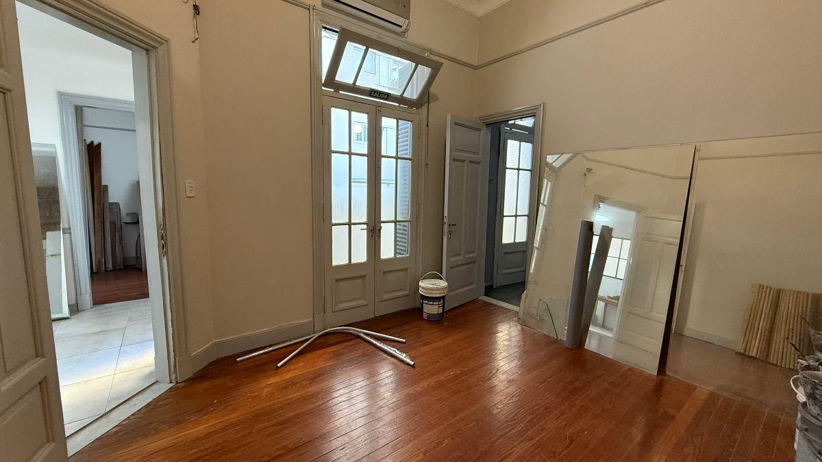 Foto de Sin Expensas - PH Refaccionado con 2 Terrazas Privadas, Quincho y Parrilla, imagen 5