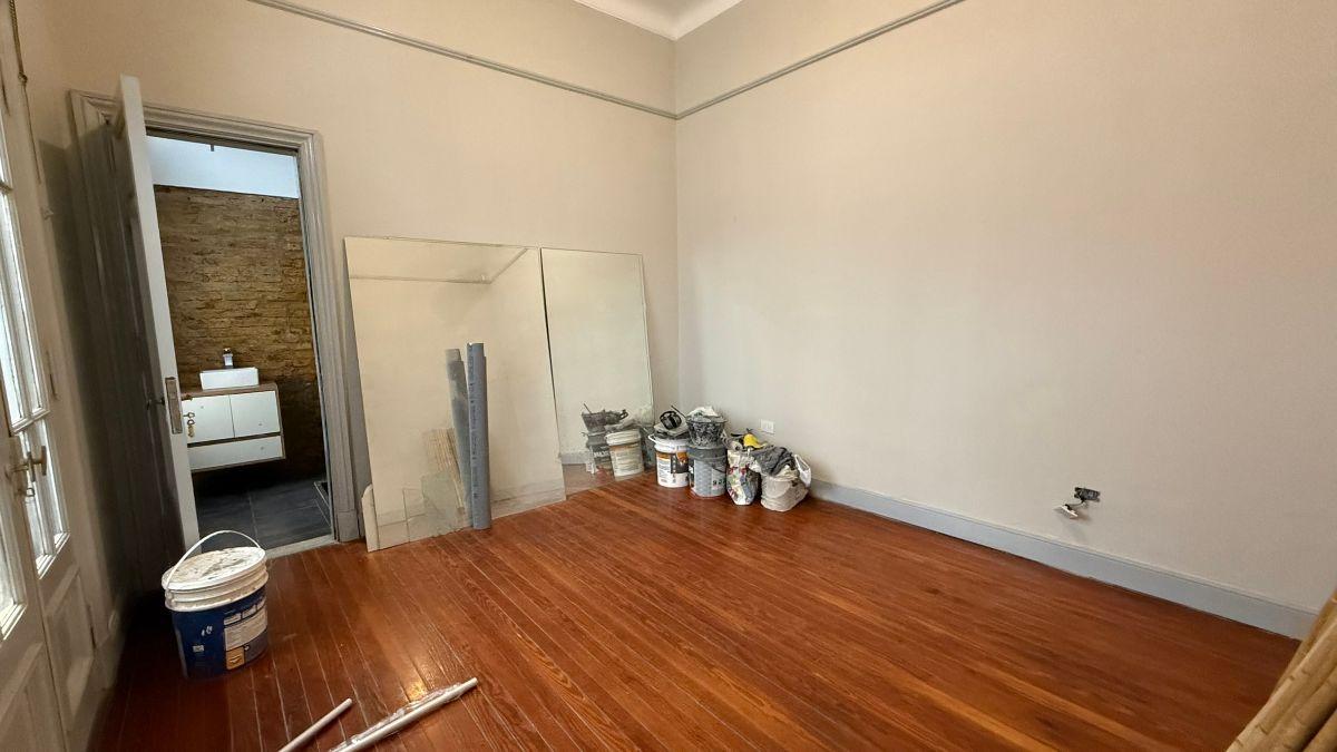 Foto de Sin Expensas - PH Refaccionado con 2 Terrazas Privadas, Quincho y Parrilla, imagen 4