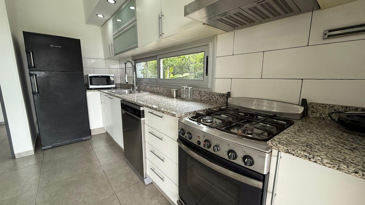 Foto de Casa con vista al Lago - Barrio San Benito - Apta Estadías o Eventos, imagen 3