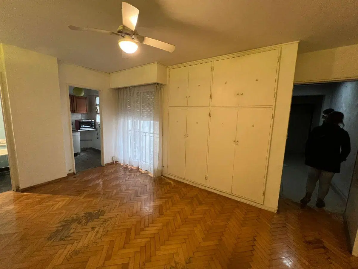 Venta 1 ambiente Barrio Norte 2do piso por escalera 3