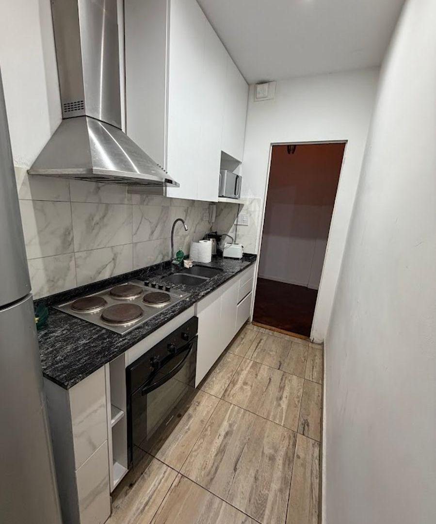 Foto de amplio departamento amoblado con patio, imagen 1