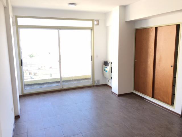 Foto de Departamento alquiler Monoambiente con balcon, lavadero y baulera, imagen 2