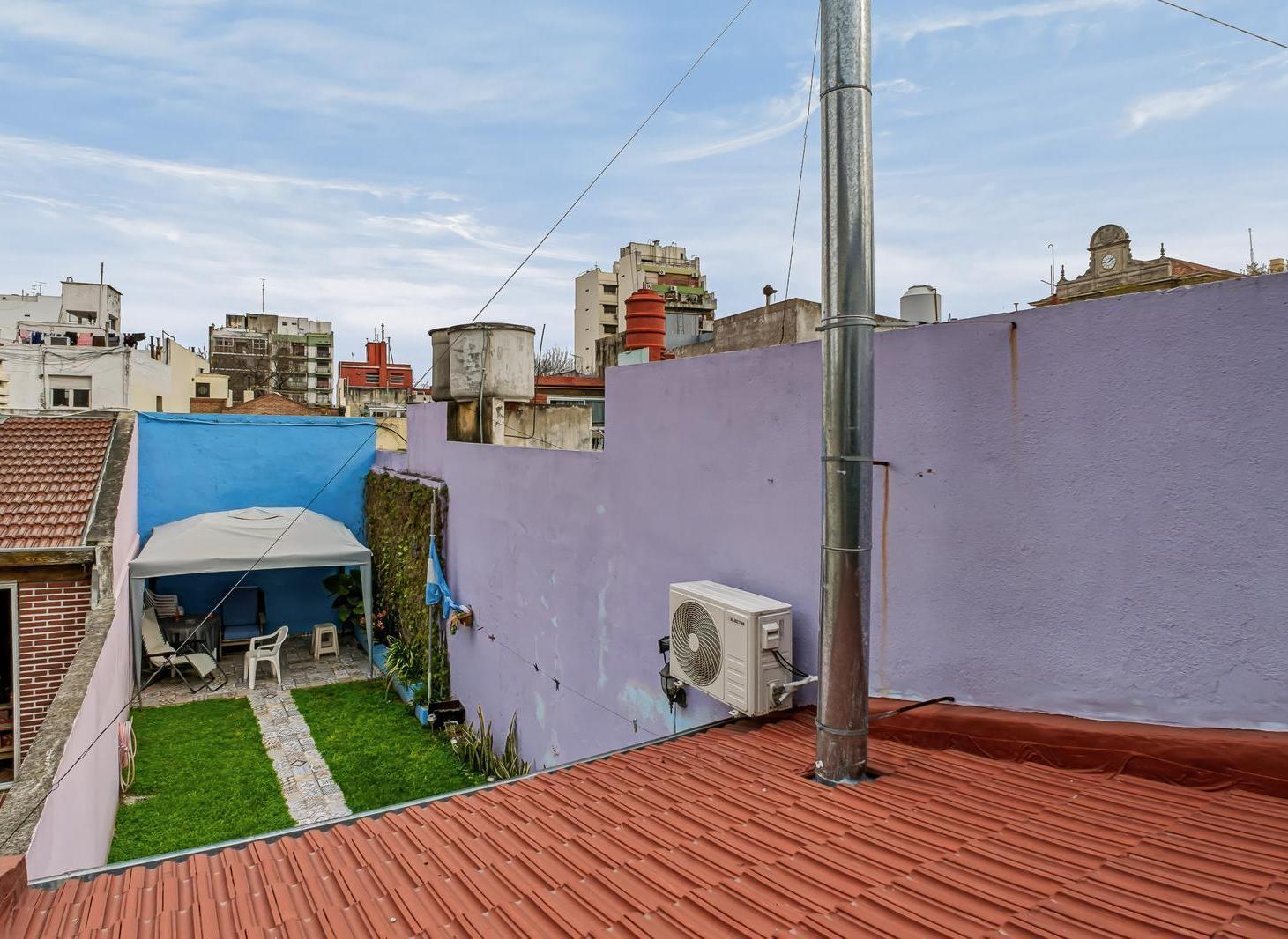 Foto de PH dúplex 3 ambientes en venta con jardín en Parque Patricios, imagen 2