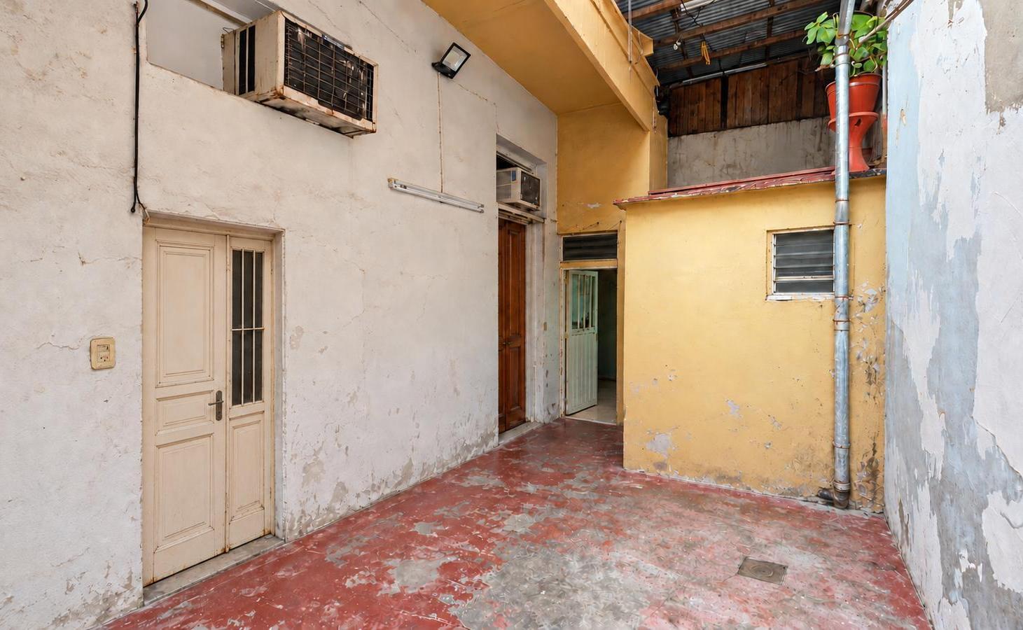 Foto de Venta lote con local comercial y vivienda Potencial constructivo PB 4, imagen 5