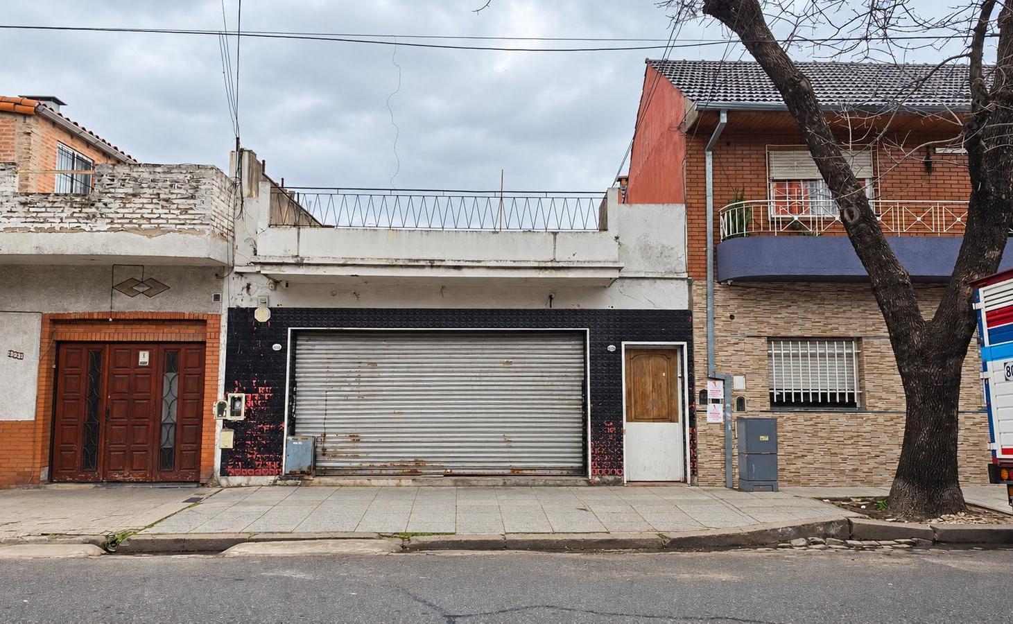 Foto de Venta lote con local comercial y vivienda Potencial constructivo PB 4, imagen 5