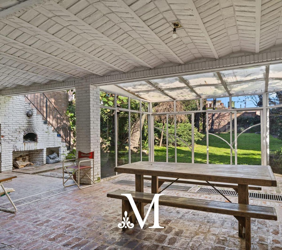 Casa en San Telmo con Parque de 400 m², 7 Ambientes, 3 Cocheras, Pileta, Quincho 4