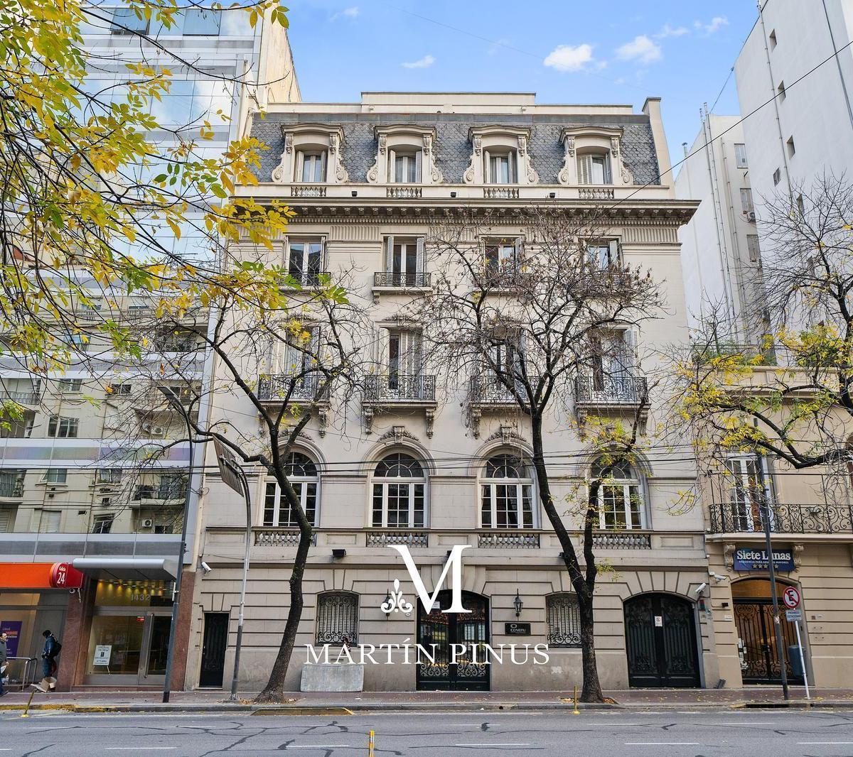 Edificio estilo francés de categoría de 5 Pisos para Oficinas Corporativas, Embajadas, Petit Hotel