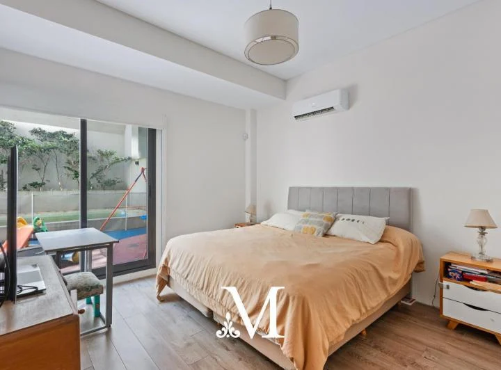 Venta - Departamento - 4 ambientes c/dep - Cochera - 221 m2 - Pileta y parrilla Propia - 3