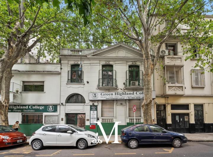 Casa en Venta- Flores-9 Ambientes-1 Cochera 4