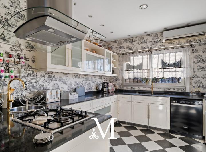 INCREIBLE CASA EN SAAVEDRA 7 AMB - 500 M2 CON JARDIN Y PILETA 3