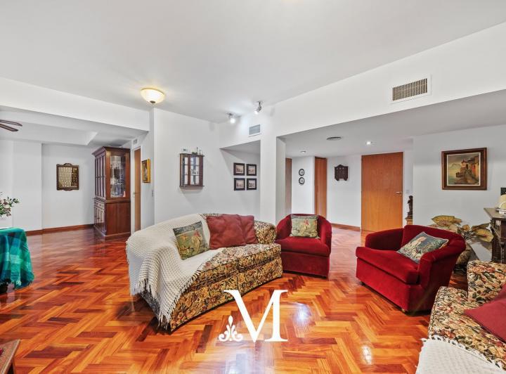 Venta piso - 170 M2 - 3 Dormitorios - 2 Cocheras - Seguridad 24 hs. - Belgrano 3