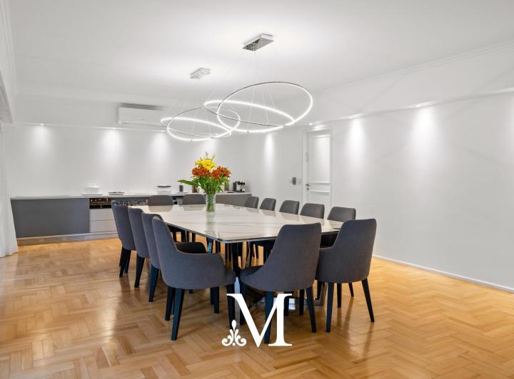 Piso en torre Belgrano, 5 ambientes, 2 cocheras, seg  24 hs presencial, amenities 5