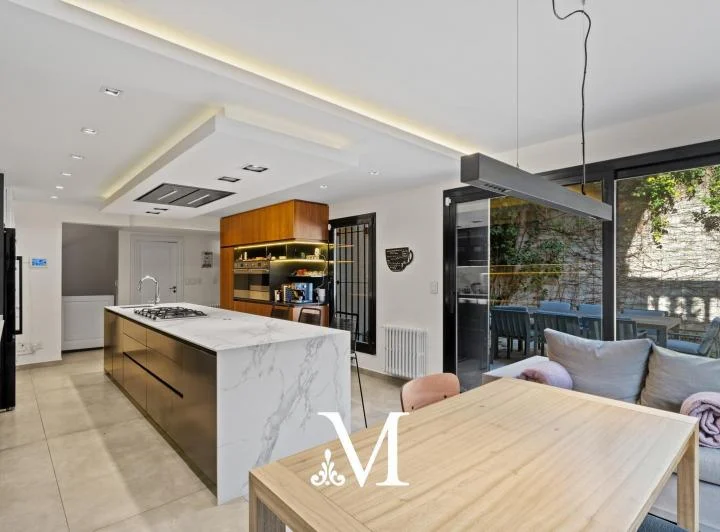 Excelente Casa en Zona Embajadas - Belgrano - 6 Ambientes - 3 Cocheras- Pileta - Jardin 5
