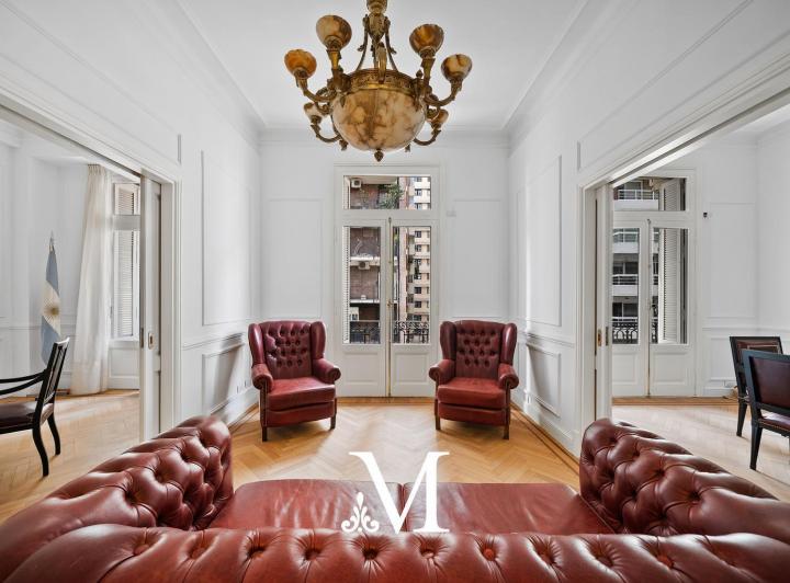 Departamento oficina refaccionado estilo frances con mucha luz y balcon en Retiro avenida Libertador 3