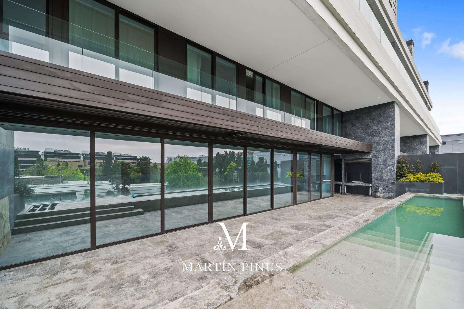 Venta - Martin Coronado - Barrio Parque - 3 suites - 3 cocheras - Amenities - Seguridad