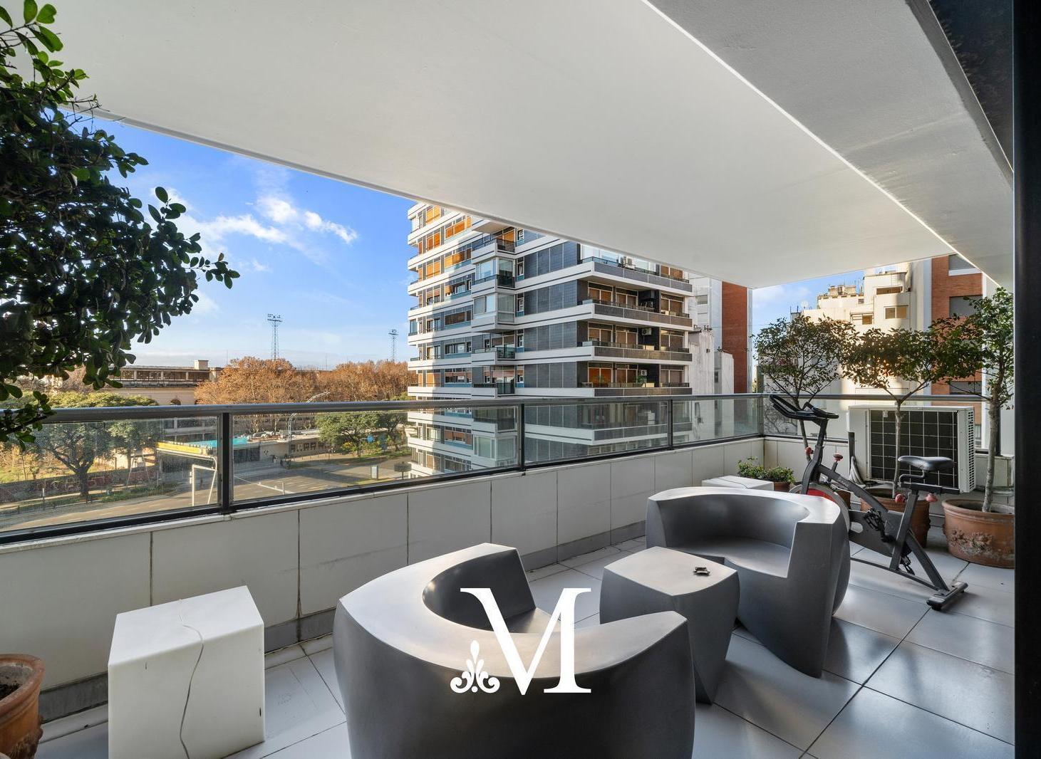 Piso 6 Ambientes con Dependencia - 377m2  - 3 Cocheras - Libertador 4400