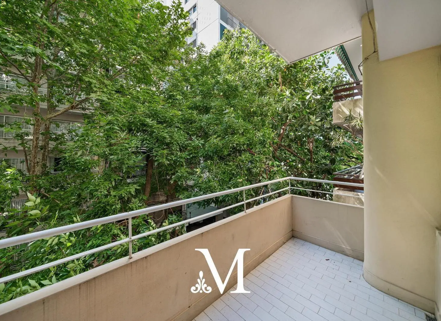 Piso en Palermo Chico, Lafinur y Libertador, luminoso, balcon, vista verde, 4 amb 4