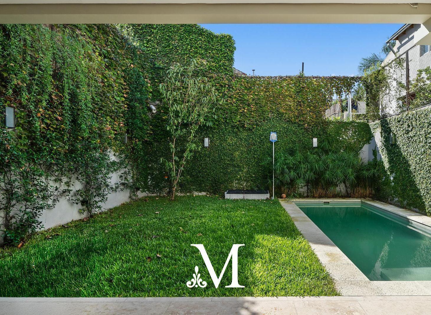 Venta Hermosa casa reciclada - Piscina, jardin y parrilla - 345 m2 - Belgrano R