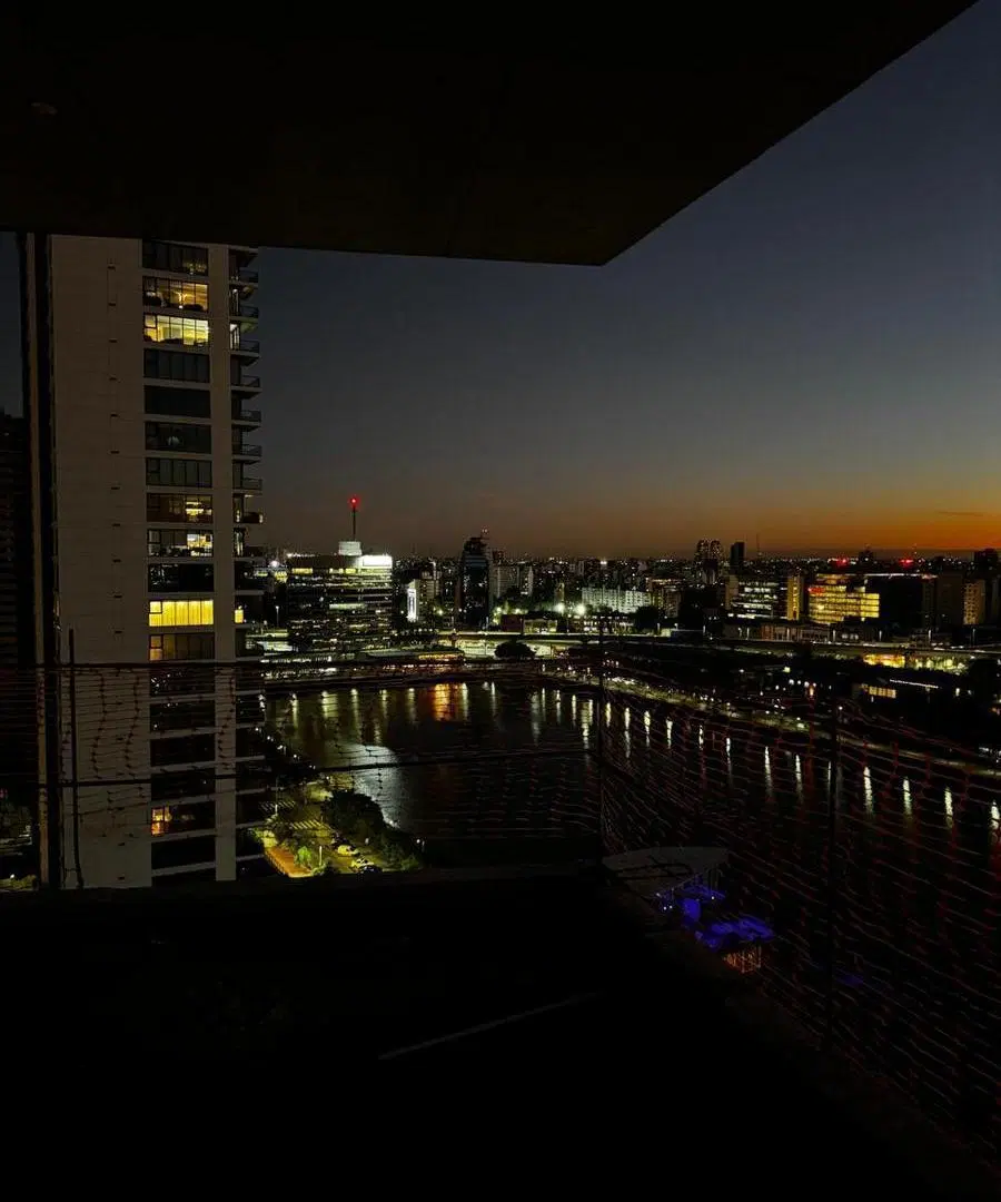 3 ambientes en  torre Unica Pininfarina piso alto vista abierta con balcon, 2 cocheras y amenities 3