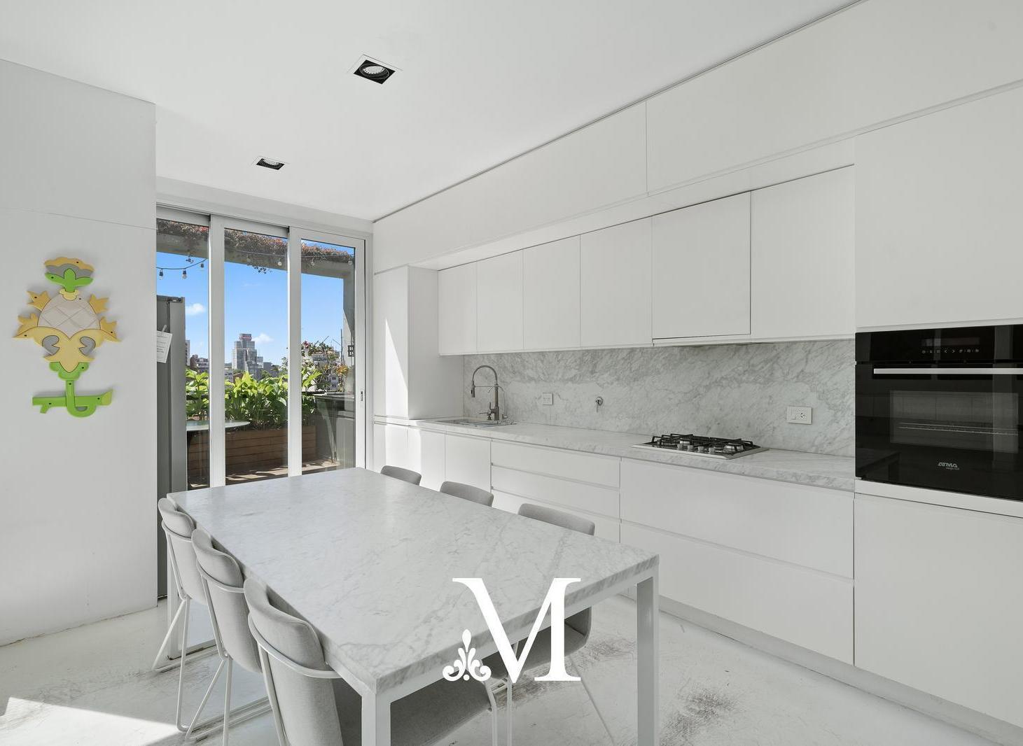 Venta Departamento,Saavdra-Coghlan,DuplexTerraza, 2 Piletas,2 Cocheras, Cancha Tenis, Seguridad 24 h