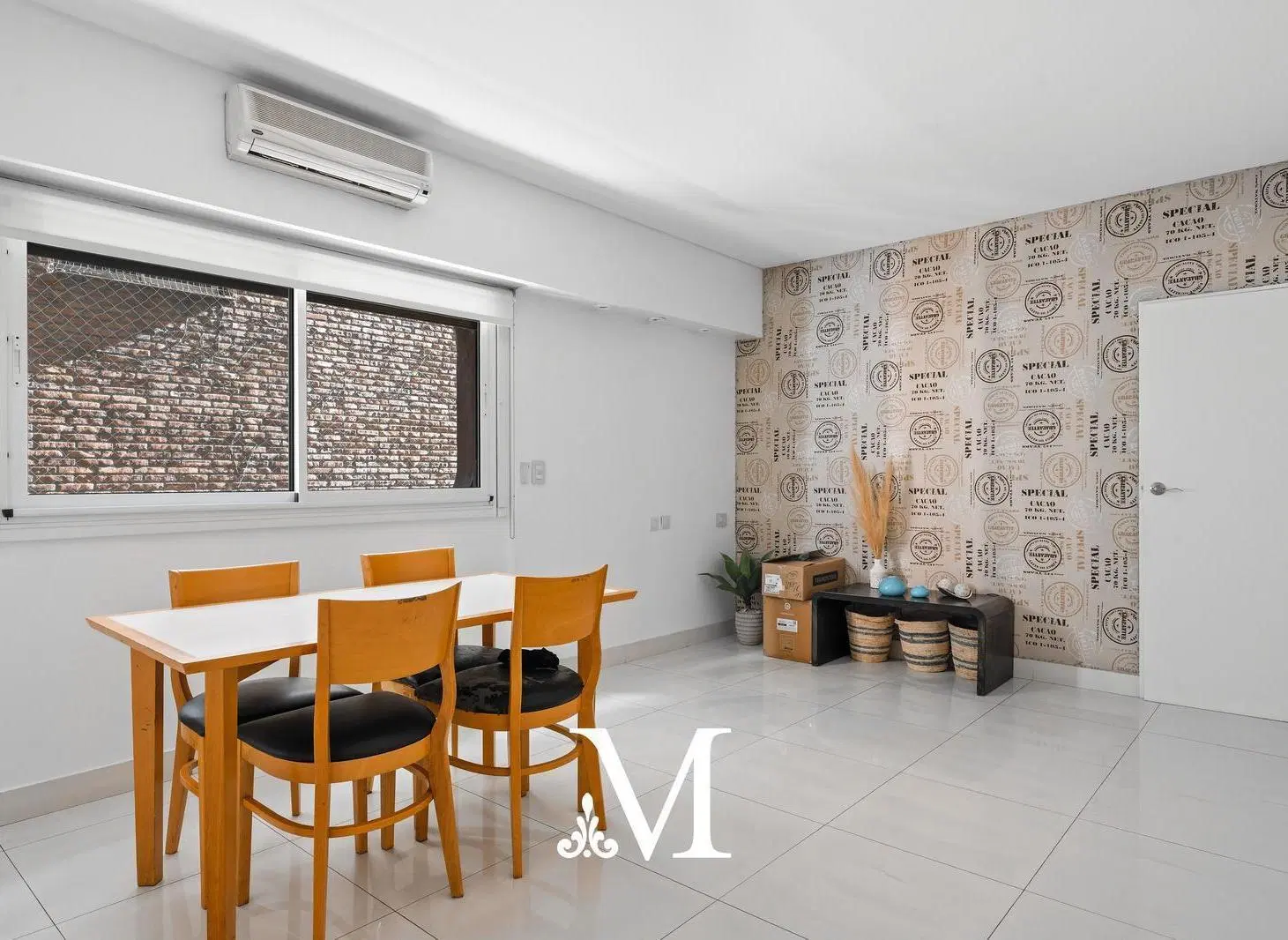 Venta - Semi piso al frente - Reciclado - 250 m2 - 5 ambientes - 2 cocheras - Seguridad - Botanico 5