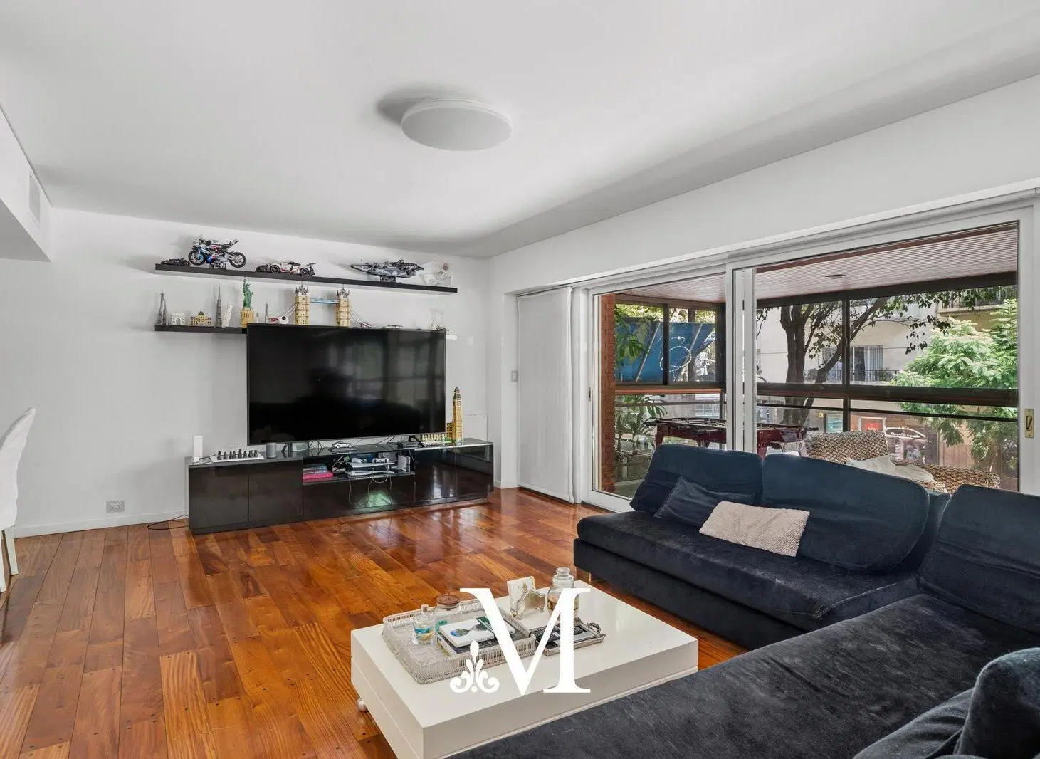 VENTA- Departamento- PISO- 4 ambientes con dependencia- Patio propio- cochera fija- Recoleta 2