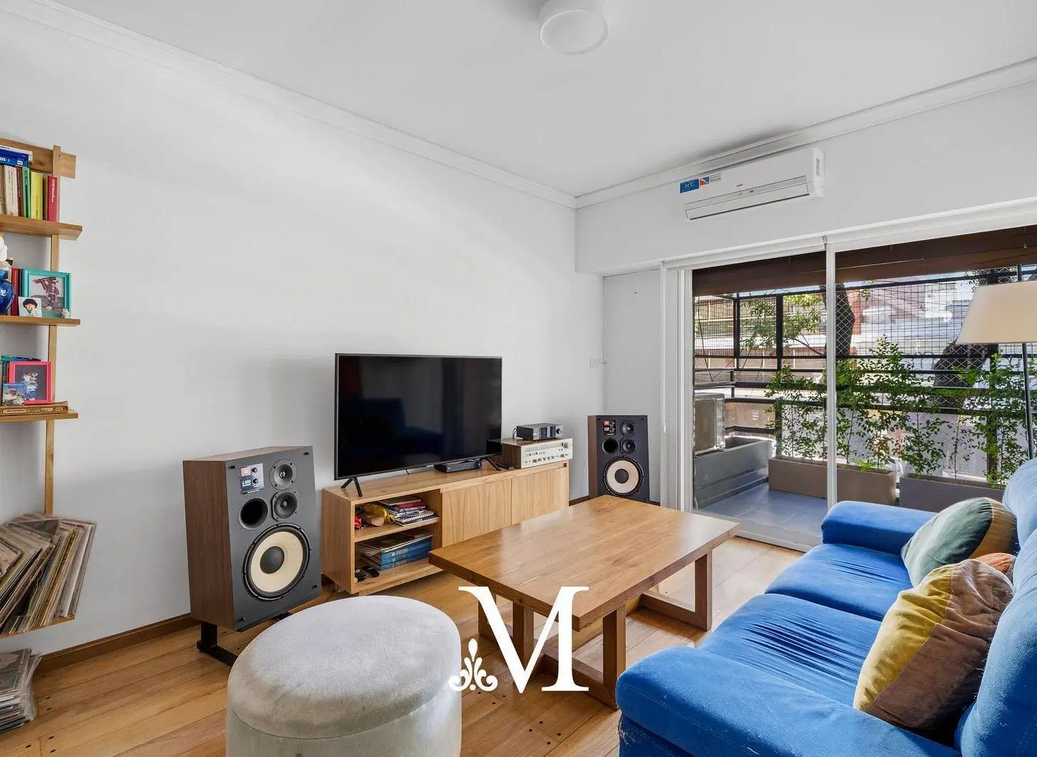 Venta- Piso- 4 ambientes con dependencia -Patio propio- Cochera fija- Villa urquiza 5