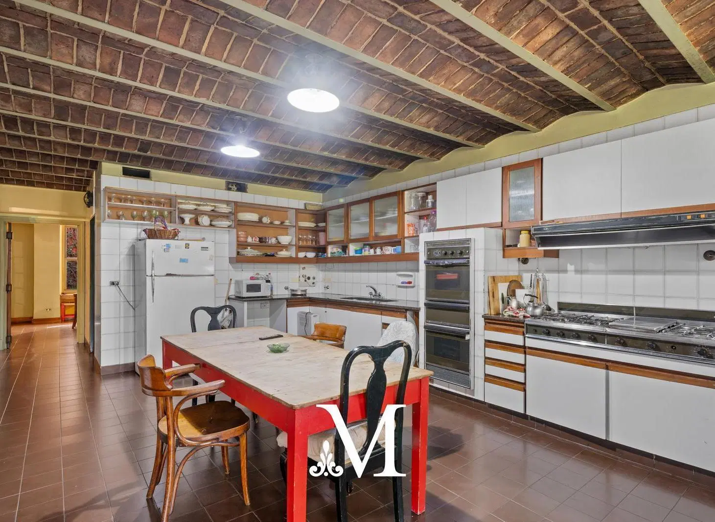 Casa en San Telmo con parque de 400m2, 7 ambientes, 3 cocheras, pileta, quincho 1