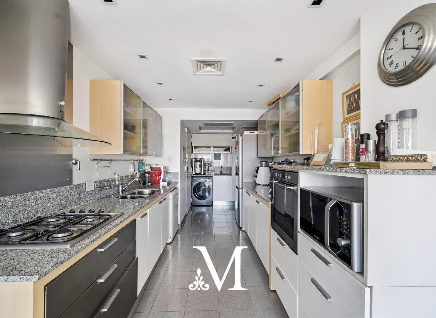 Impresionante penthouse en torre de categoria con balcón terraza, amenities y seg 24 h 2