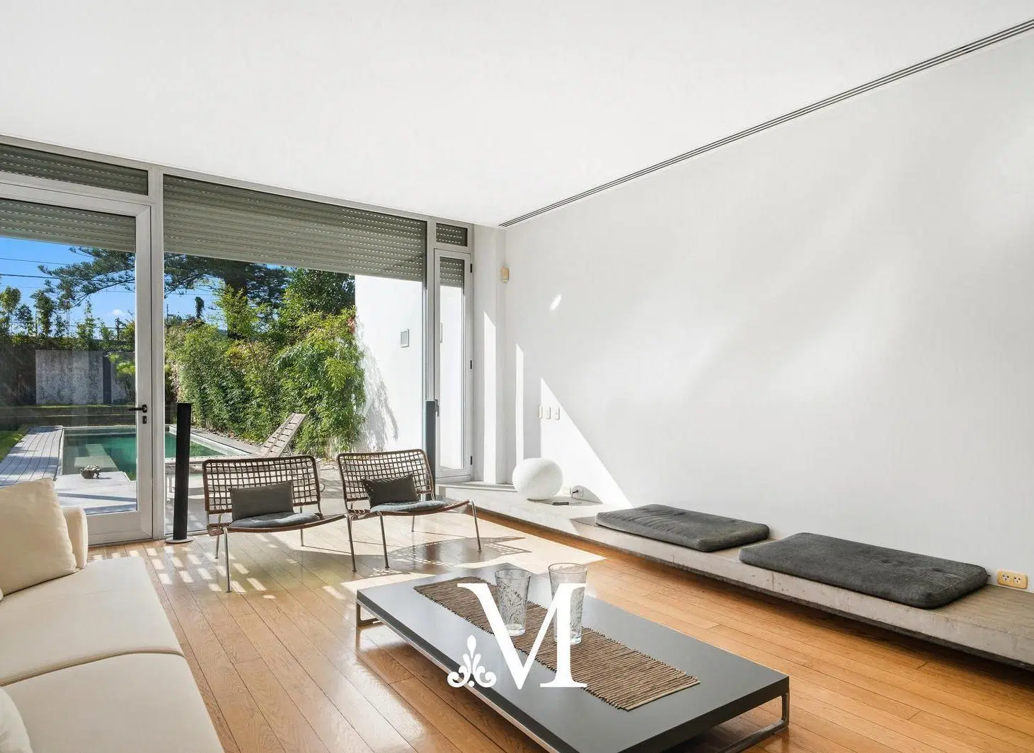 Exclusiva casa con jardin, pileta y cochera en Barrio Parque 2