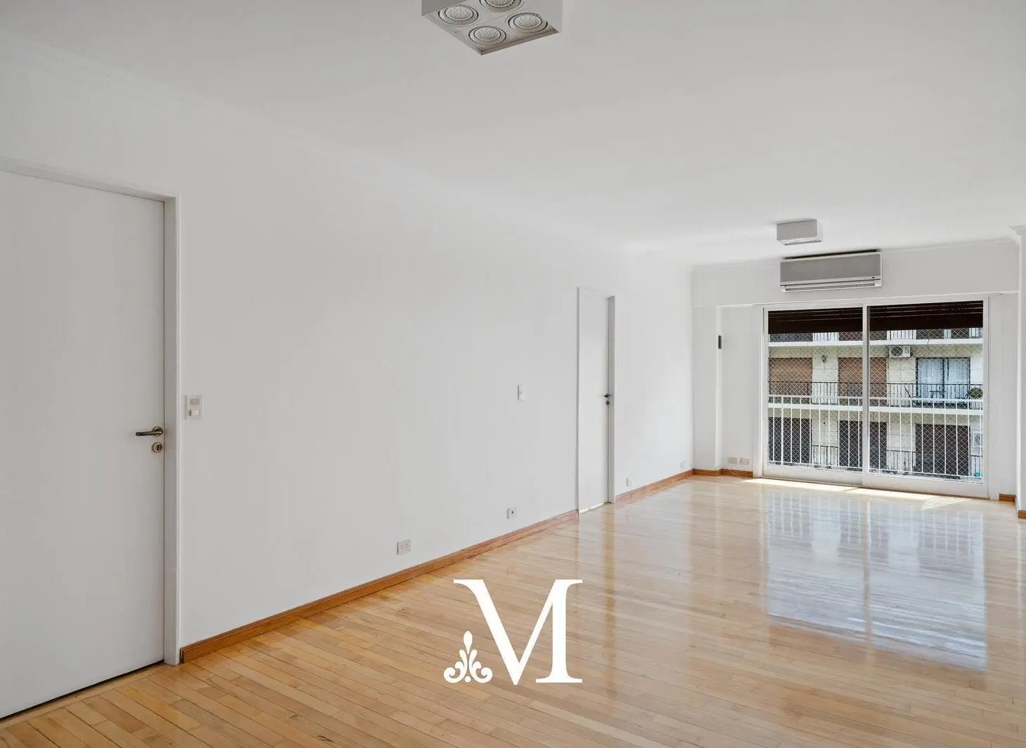 QUINTANA Y CALLAO - 3amb con cochera dependencia y escritorio VENTA -piso alto 3