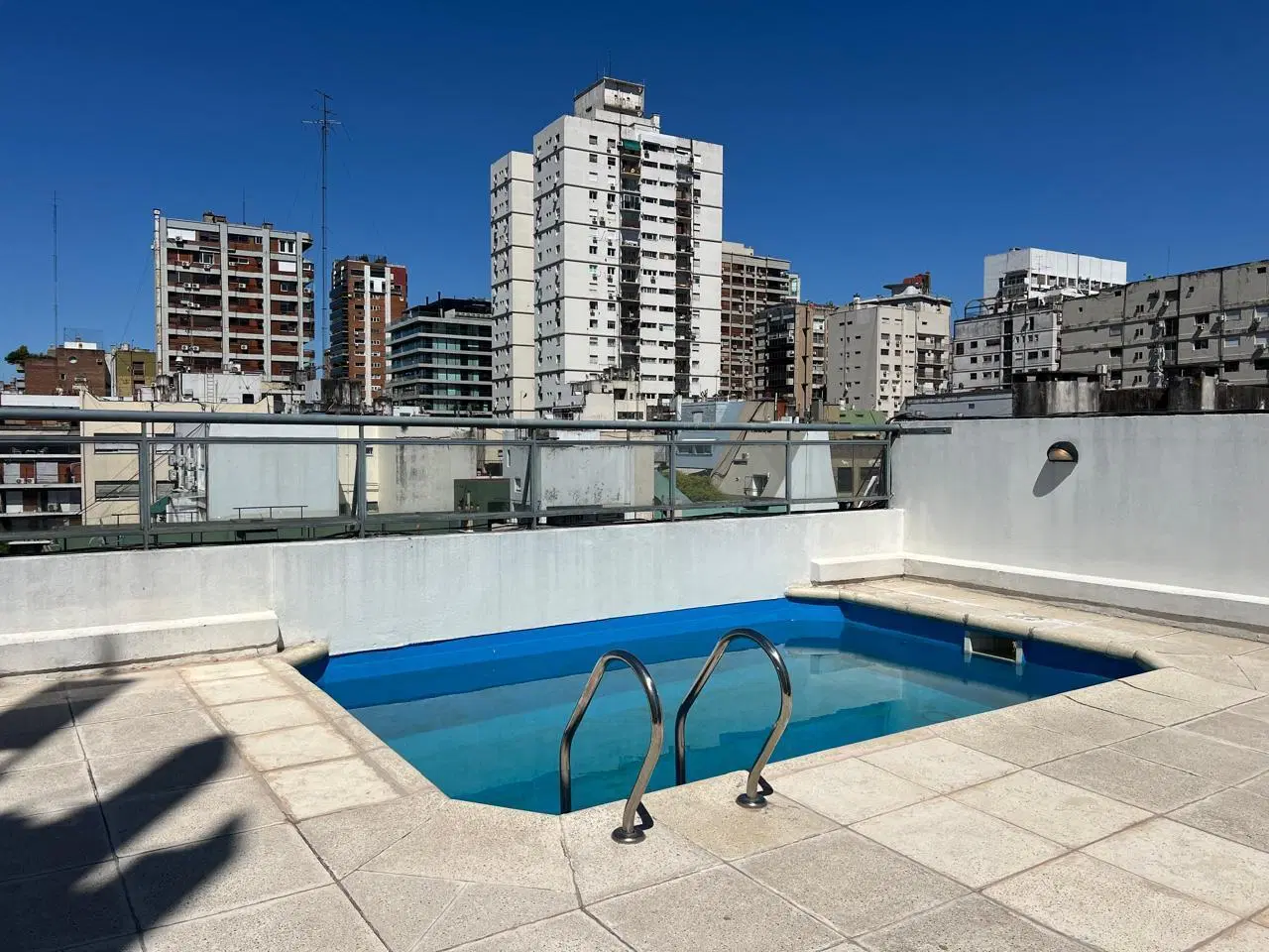 SOLDADO DE LA INDP Y OLLEROS MONOAMBIENTE VENTA 4