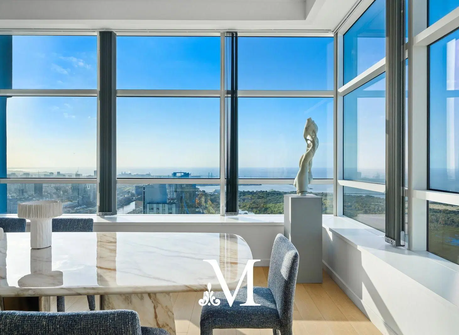 Torre Alvear departamento de 4 ambientes con dependencia en Puerto Madero con balcon piso alto 5
