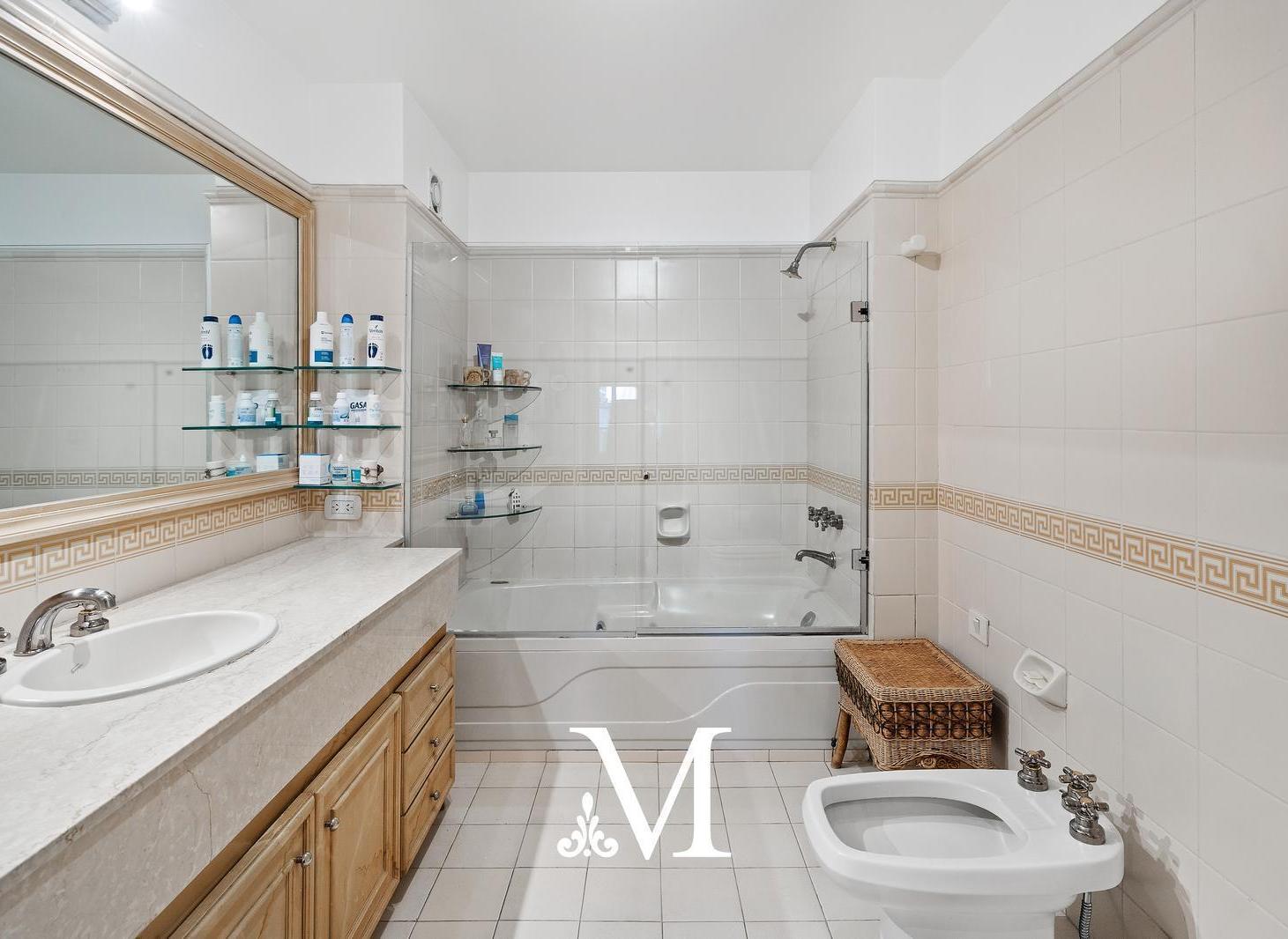 Importante Piso en Belgrano - 5 Ambientes - 2 Cocheras - Amenities