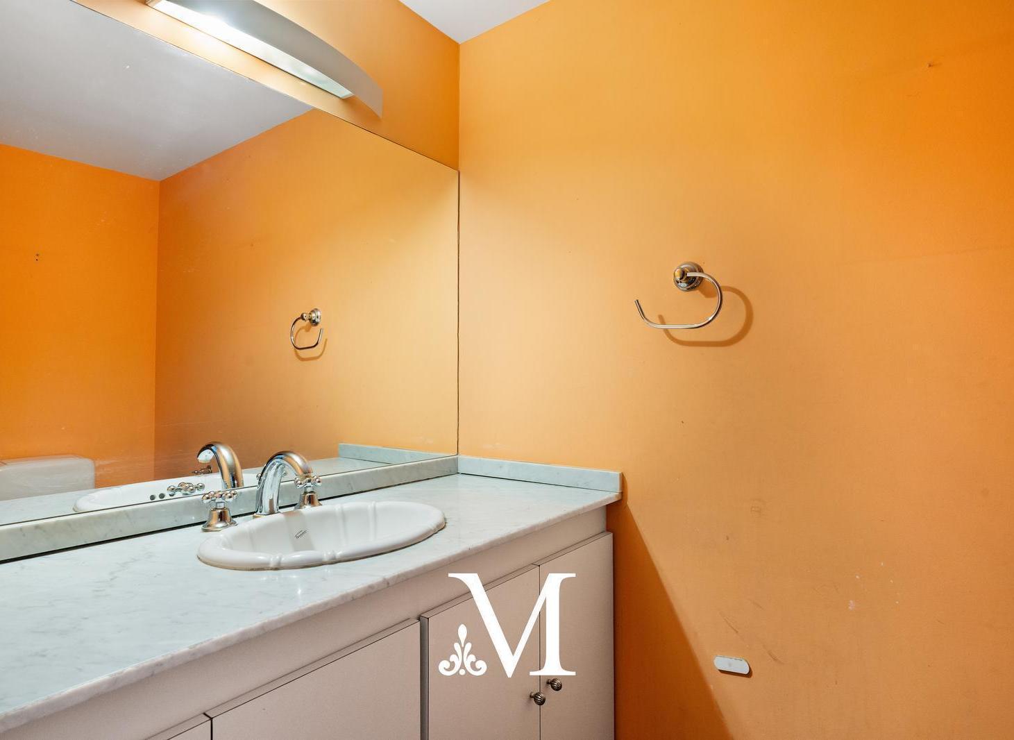 Venta - Hermosa Casa con jardin, pileta y parrilla - 460 m2 - 2 cocheras - Belgrano R