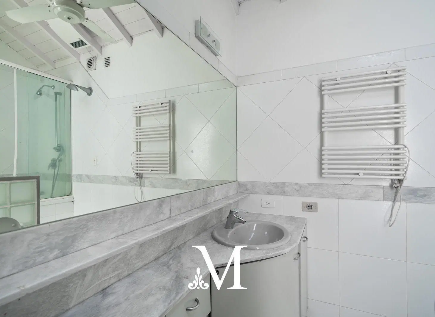 Venta - Hermosa Casa con jardin, pileta y parrilla - 460 m2 - 2 cocheras - Belgrano R 5
