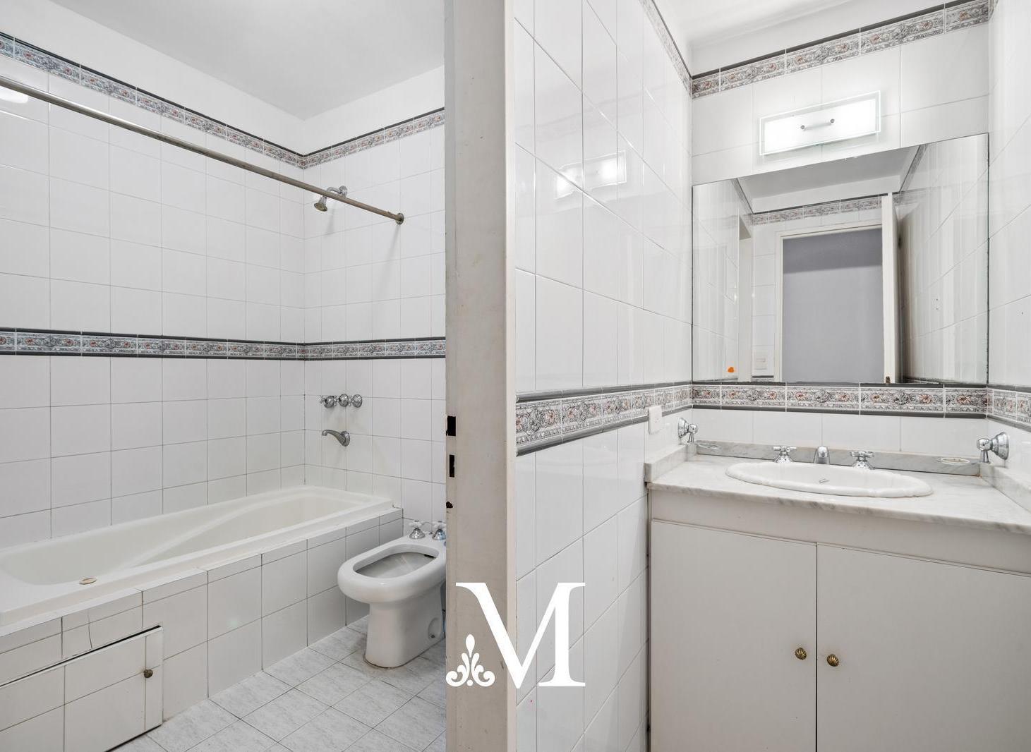 Venta - Hermosa Casa con jardin, pileta y parrilla - 460 m2 - 2 cocheras - Belgrano R