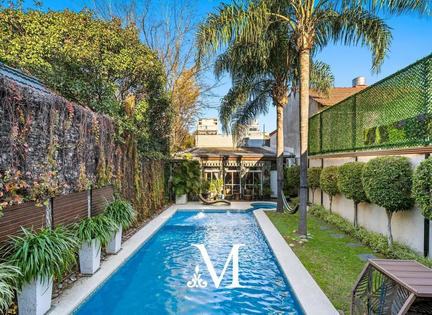 INCREIBLE CASA EN SAAVEDRA 7 AMB - 500 M2 CON JARDIN Y PILETA 1