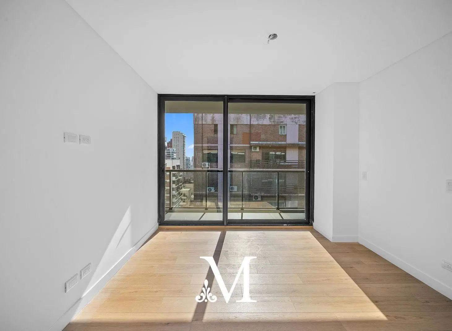 TORRE LIFE/ BELGRANO/ SEMIPISO ALTO /2 SUITES, DEPENDENCIA, TERRAZA VTA.RIO FULL AMENITIES /COCH.DOB 5