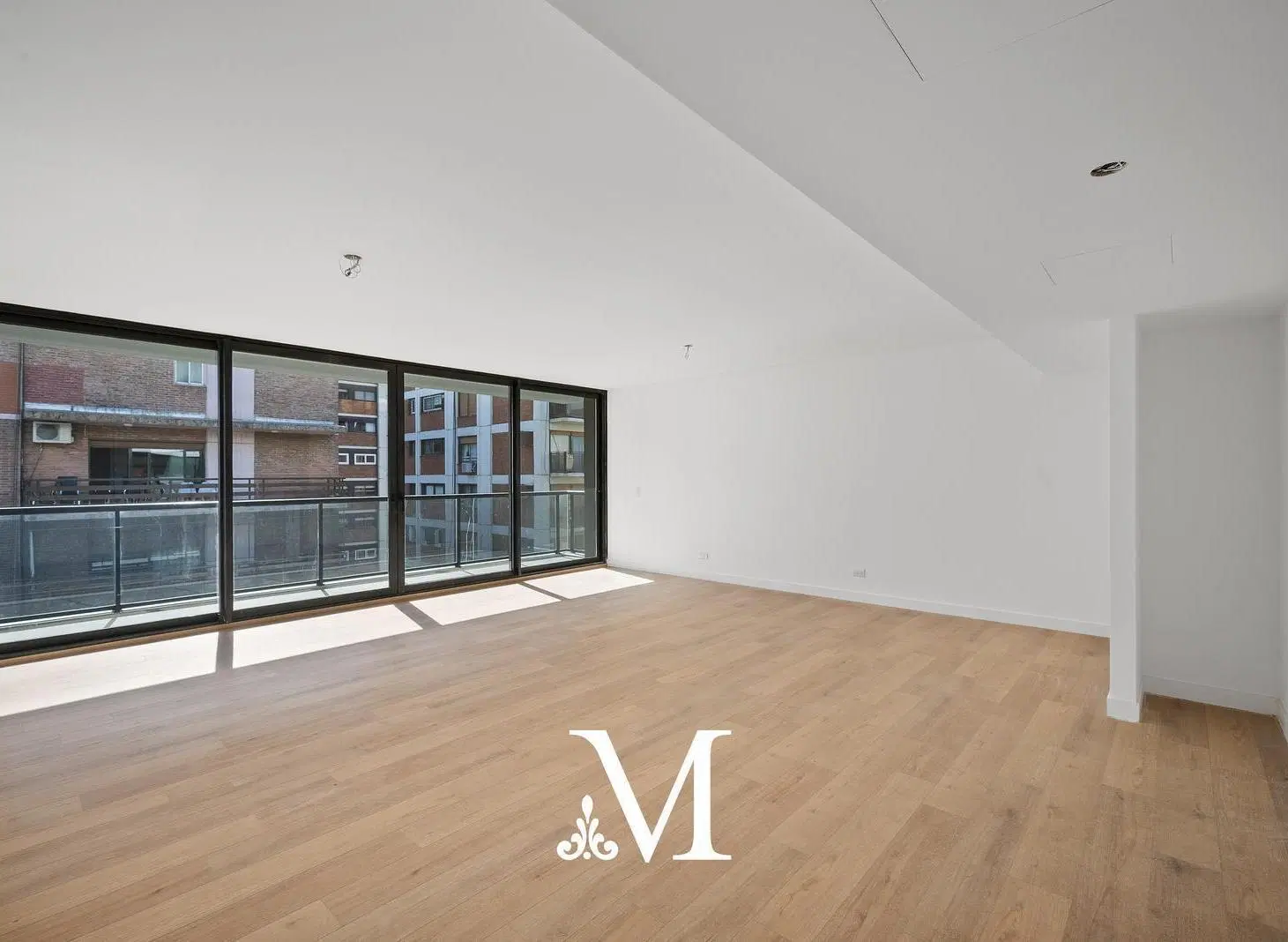 TORRE LIFE/ BELGRANO/ SEMIPISO ALTO /2 SUITES, DEPENDENCIA, TERRAZA VTA.RIO FULL AMENITIES /COCH.DOB 1
