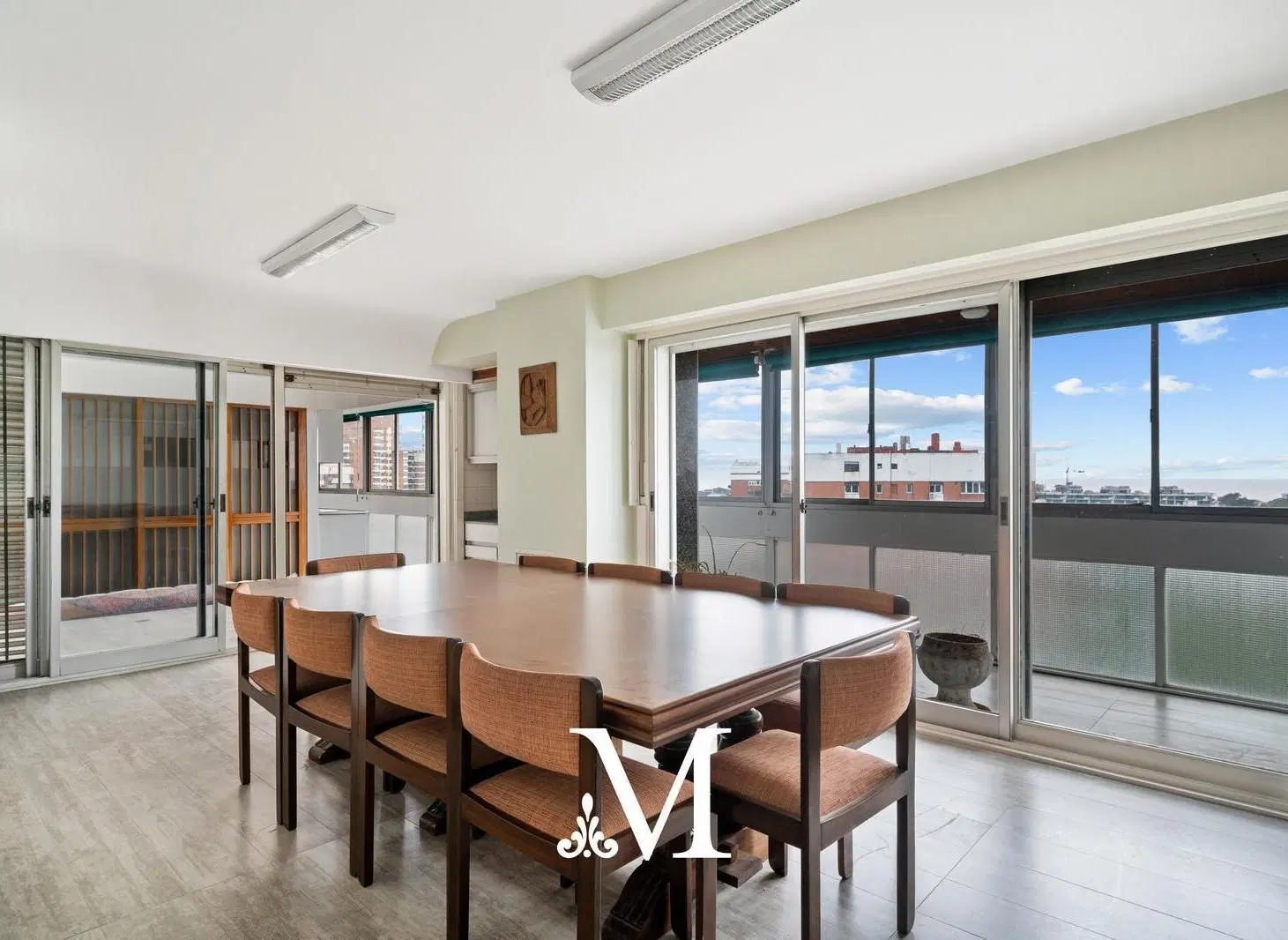 Venta- Barrio Parque-  TRÍPLEX CON PILETA PROPIA, VISTA AL RÍO Y 4 COCHERAS - Seguridad 24hs 4