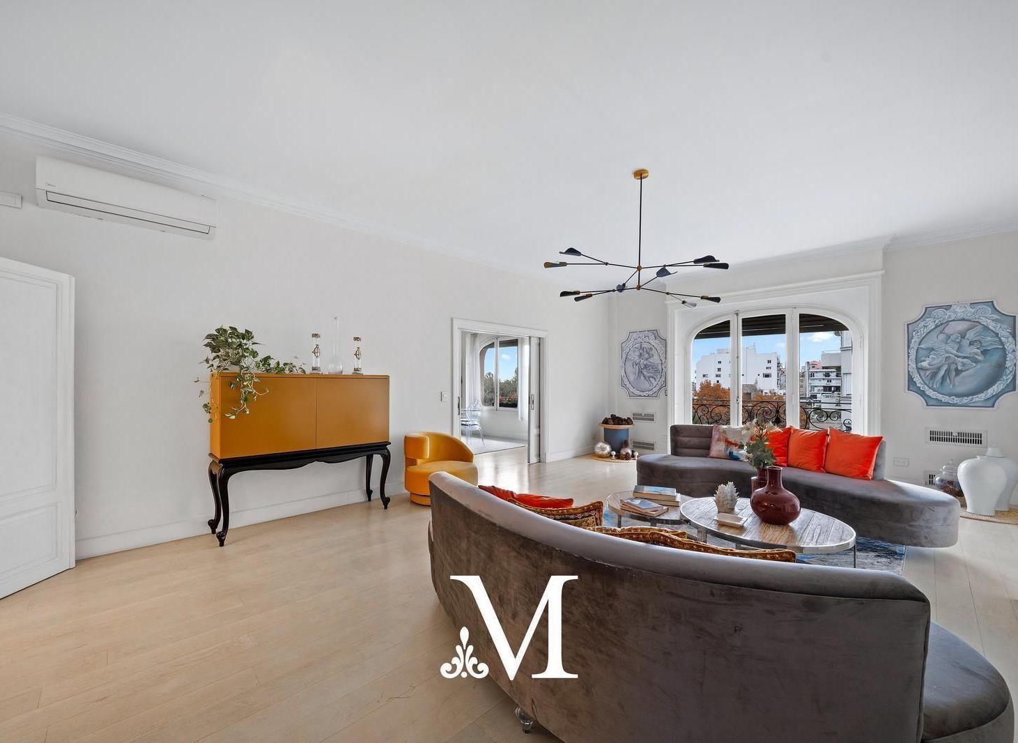 EXCLUSIVO PISO DE CATEGORIA- AV ALVEAR- RECICLADO FRENTE A PLAZA SAN MARTIN DE TOURS