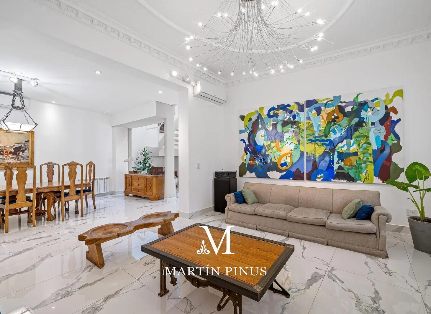 Espectacular casa - 5 amb. - 3 dorm. - 450 m2 - Terraza - Quincho - Parrilla - Zona Embajadas 3