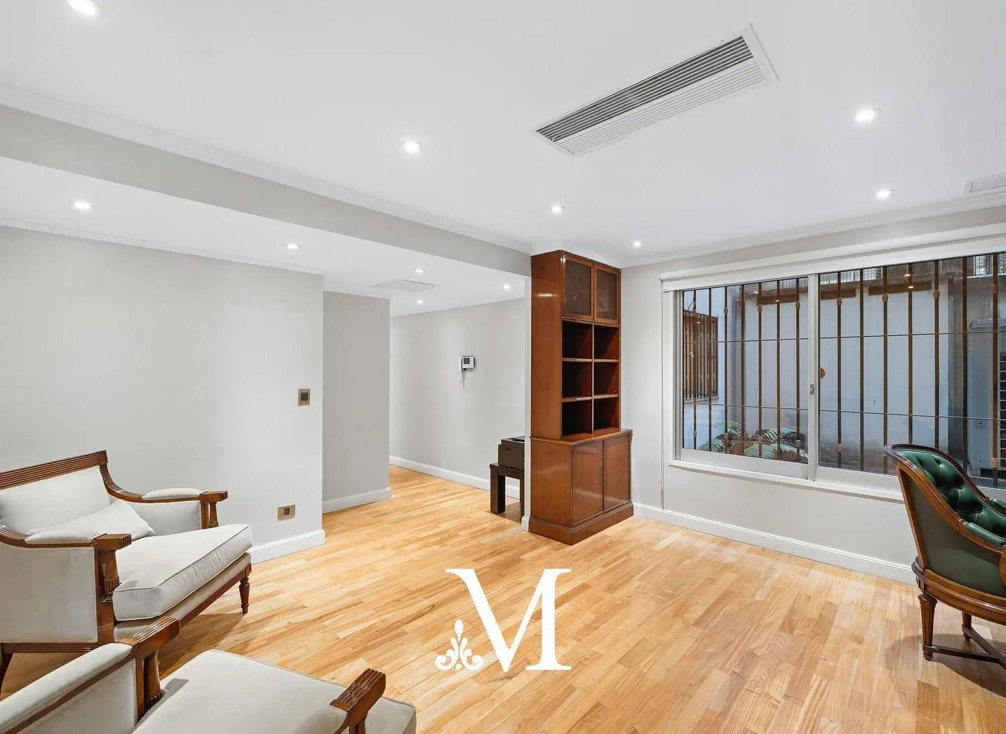 Piso en Cavia y Castex, Palermo Chico, 3 suites, terraza 60m2, 2 cocheras, escritorio, dependencias. 3