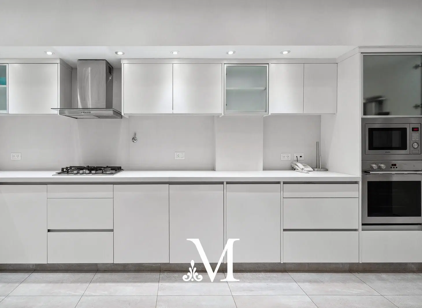 Piso en Cavia y Castex, Palermo Chico, 3 suites, terraza 60m2, 2 cocheras, escritorio, dependencias. 5