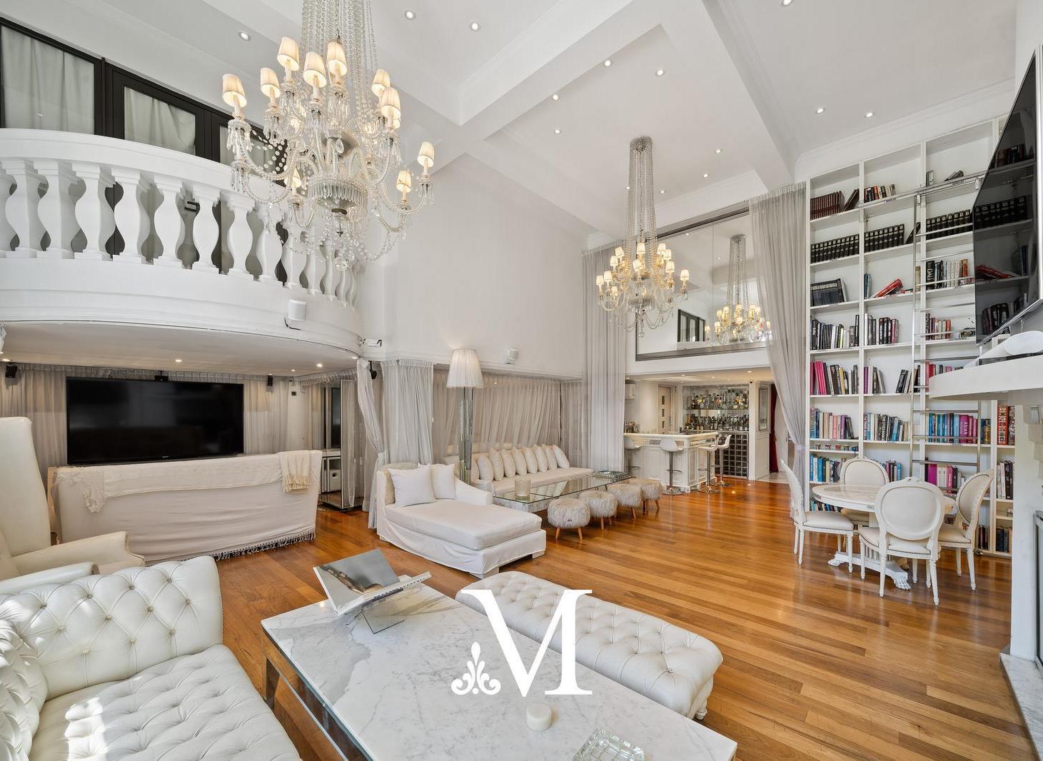 Foto de Espectacular depto tipo casa - UNICO - 457 m2 - 2 coch - Parrilla, imagen 2