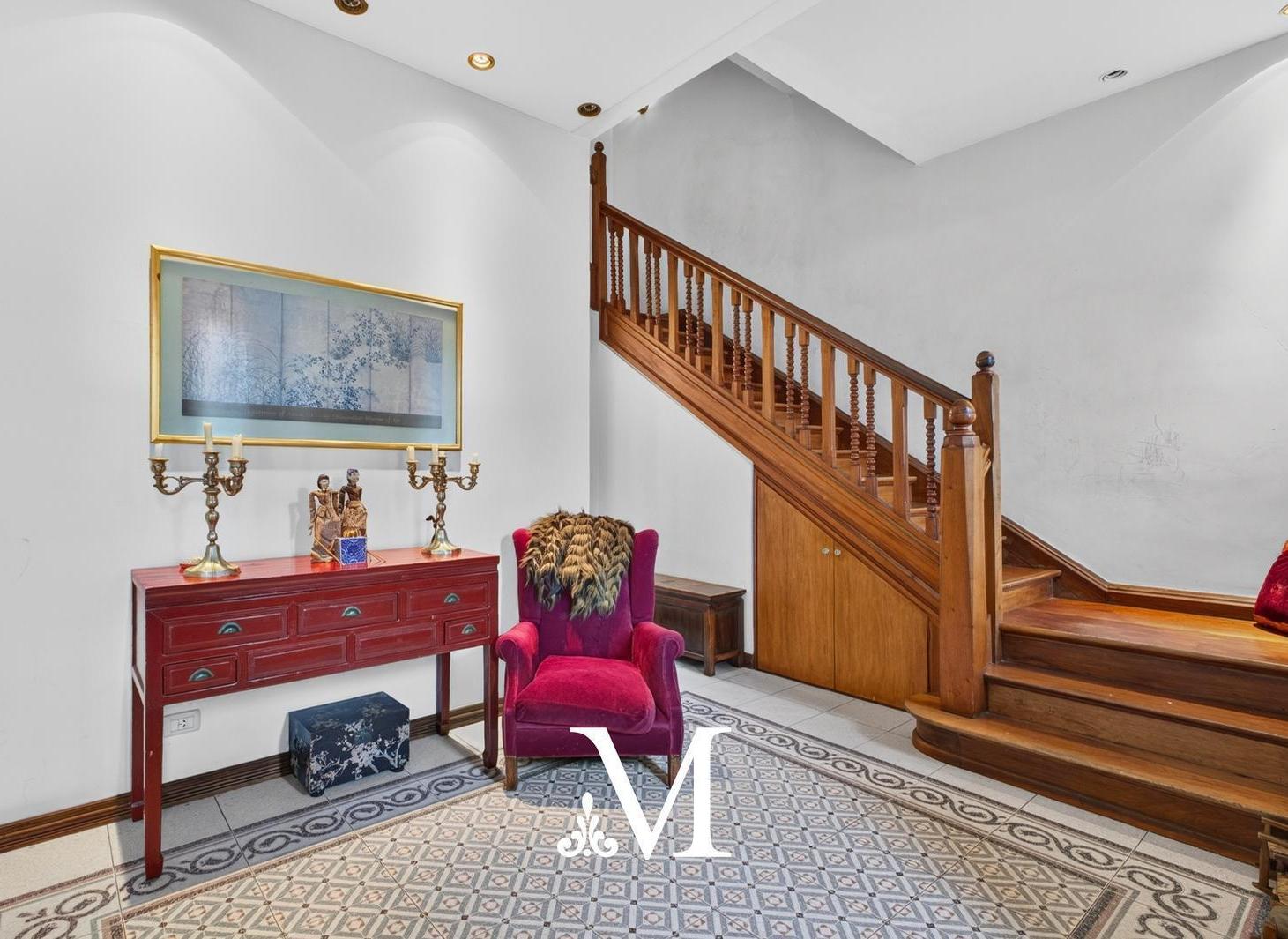 Foto de Venta Hermosisima casa estilo tudor - 330 m2 - Parrilla - Pileta, imagen 4